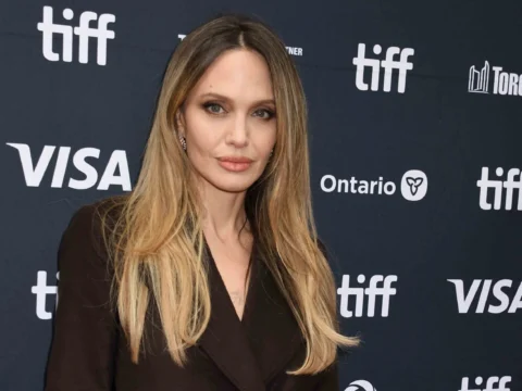 Angelina Jolie gyászol