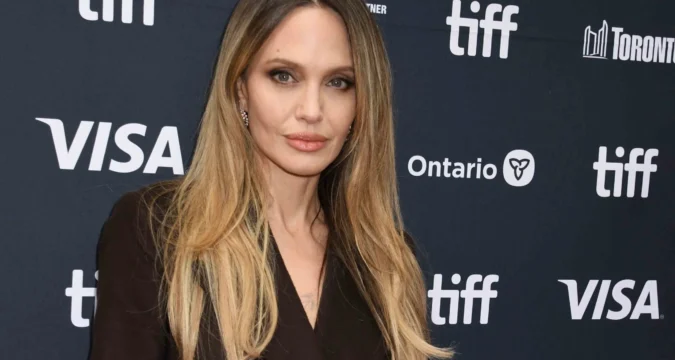 Angelina Jolie gyászol