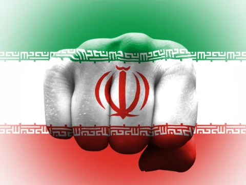 Irán taktikát vált