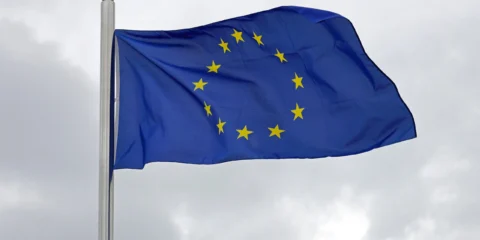 Az Európai Bizottság elhalasztja az orosz olajimport végleges tilalmát Az Európai Bizottság elhalasztja az orosz olajimport végleges tilalmát