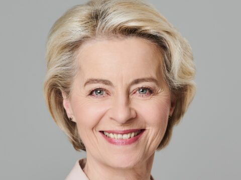 Ursula von der Leyen a válság ellenére sem enged