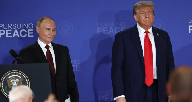 Trump és Putyin elindították egy új típusú világháború mechanizmusát