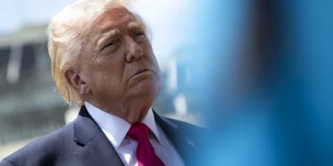 Trump beszélt az Irán elleni atomfegyverek bevetéséről Trump reagált a Hormuzi-szoros megnyitására