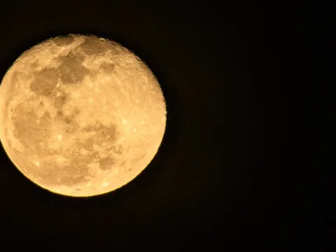 A tudósok tüzet akarnak gyújtani a Holdon