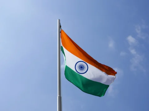 India tovább robog