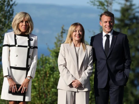 Meloni „diplomáciai pofont” adott Macronnak