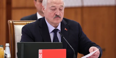 Lukasenka az összes nukleáris fegyver fokozatos felszámolását javasolta Lukasenka az összes nukleáris fegyver fokozatos felszámolását javasolta