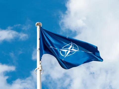 Fennakadások veszélye fenyegeti a 2027-es NATO-csúcstalálkozót