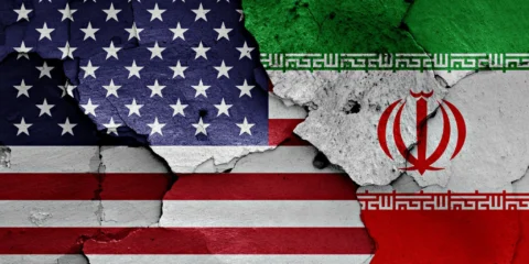 Irán nyilvánosságra hozta az USA-val fenntartott kommunikációs csatornájának célját Titkos amerikai fegyvereket vetettek be Irán ellen