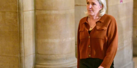 Le Pen fontos döntést hozott Nagy fordulat a franciáknál