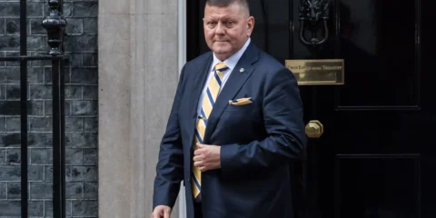 Zaluzsnij meglepő kijelentést tett az ukrajnai konfliktus végével kapcsolatban Zelenszkij Kijevbe hívatta Zaluzsnijt