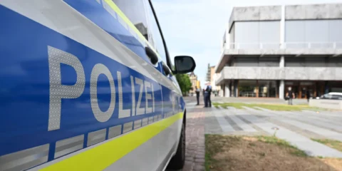 60 szíriai verekedett össze egy büfé előtt 60 szíriai verekedett össze egy büfé előtt