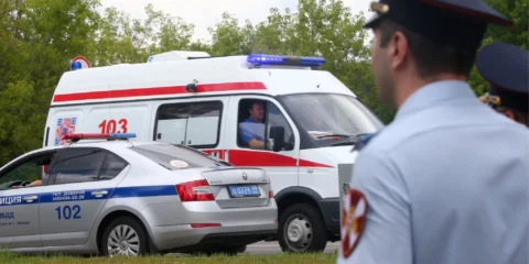 Gránátot dobtak ki egy lakóház ablakából Gránátot dobtak ki egy lakóház ablakából