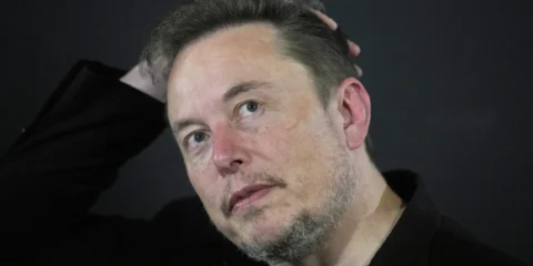 Musk megnevezte Franciaország utolsó reményét Musk megnevezte Franciaország utolsó reményét