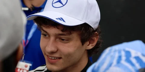 Antonelli hozhat egy kis izgalmat Kimi Antonelli egy szakítás után állt az élre