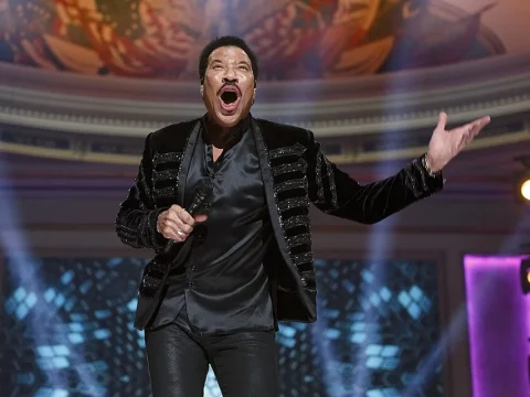 Lionel Richie-t megműtötték