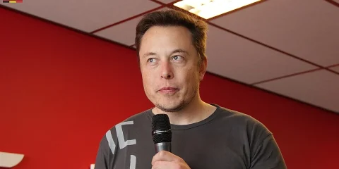 Elon Musk csatlakozik a Pentagonhoz