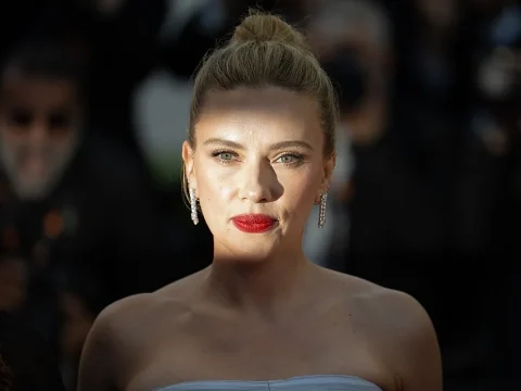 Váratlanul lehúzza a rolót Scarlett Johansson szépségmárkája