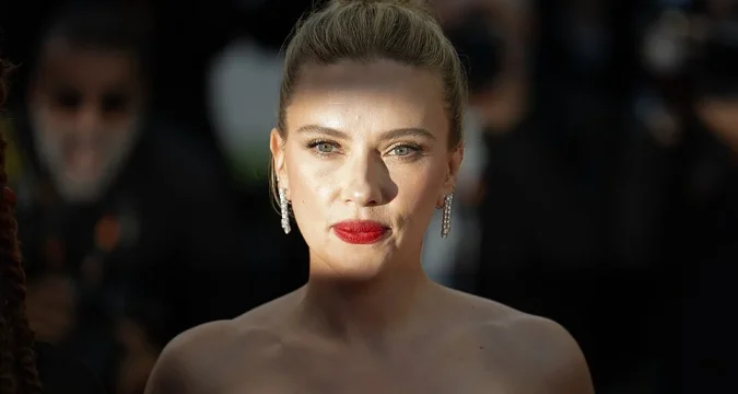 Váratlanul lehúzza a rolót Scarlett Johansson szépségmárkája